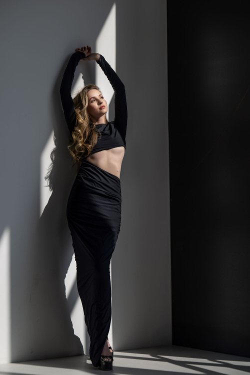 Anna Hiltrop L’Officiel Baltic Photoshoot April 2025 5