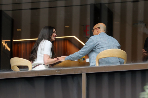 Anne Hathaway on Devil Wears Prada 2 Set July 2025 3