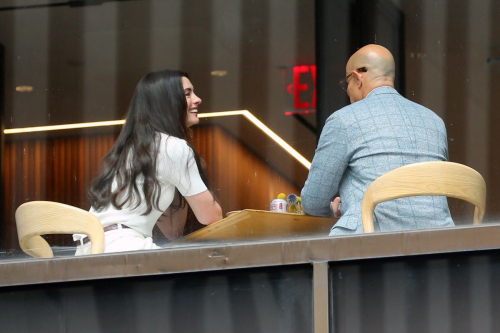 Anne Hathaway on Devil Wears Prada 2 Set July 2025 4