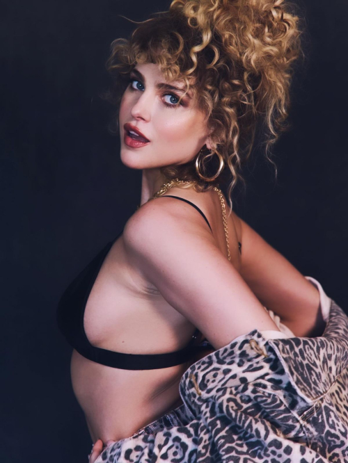 Anne Winters Glam New Photoshoot, July 2025 6