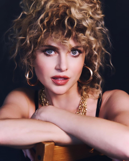 Anne Winters in Stylish Summer Photoshoot, July 2025 8