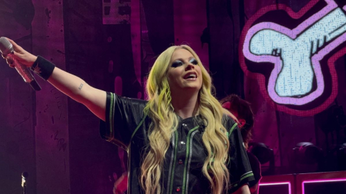 Avril Lavigne Rocks Canadian Tour Stage, June 2025 1