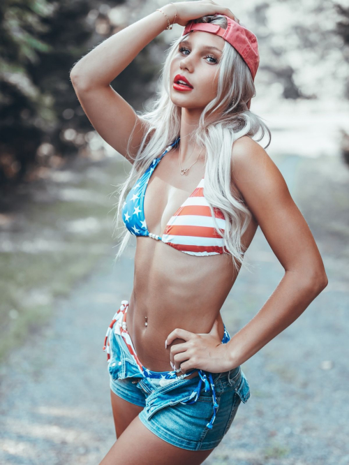 Brooklyn Riley Latest Instagram Fashion, July 2025 4