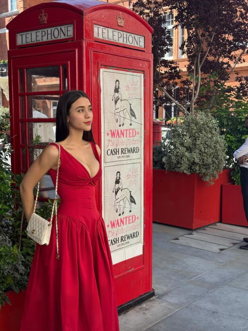 Caylee Cowan Stunning Instagram Photos July 2025 9