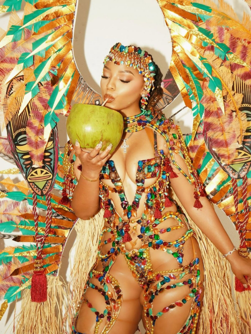 Chloe Bailey posts radiant Instagram photos, July 2025