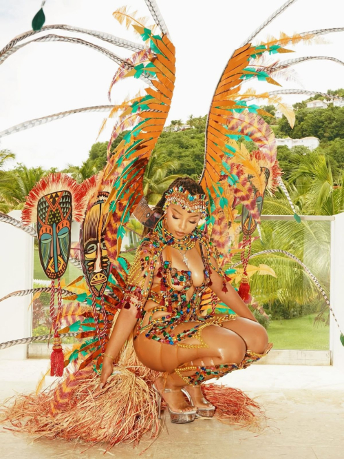 Chloe Bailey posts radiant Instagram photos, July 2025 2