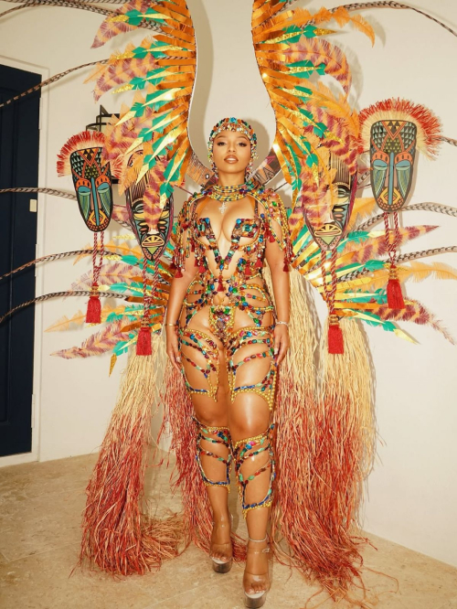 Chloe Bailey posts radiant Instagram photos, July 2025 4
