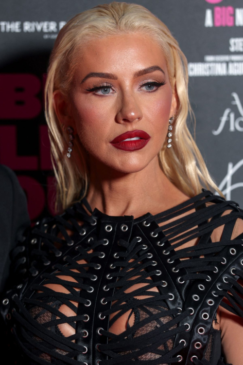 Christina Aguilera at Burlesque premiere in London 4