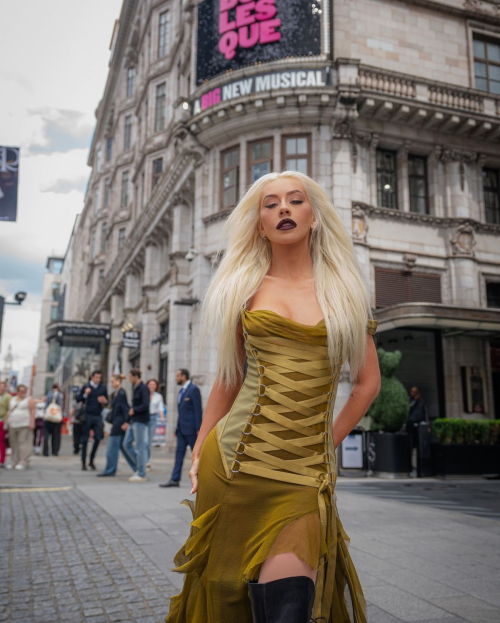 Christina Aguilera Gorgeous Instagram Photos July 2025 9