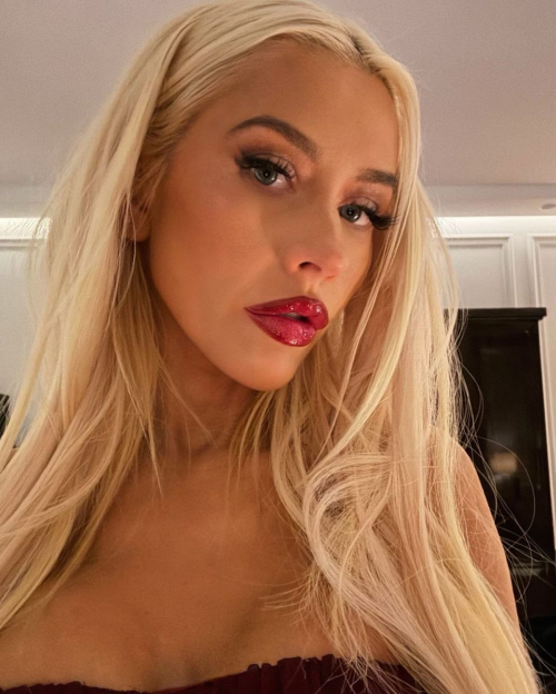 Christina Aguilera Gorgeous Instagram Photos July 2025 18