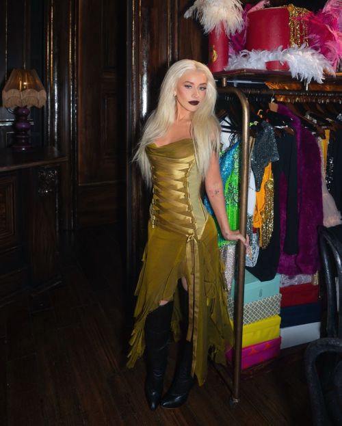 Christina Aguilera Gorgeous Instagram Photos July 2025 5