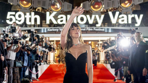 Dakota Johnson wins KVIFF President’s Award, July 2025 3