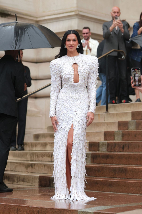 Dua Lipa at Schiaparelli show Paris Fashion Week, July 2025 5