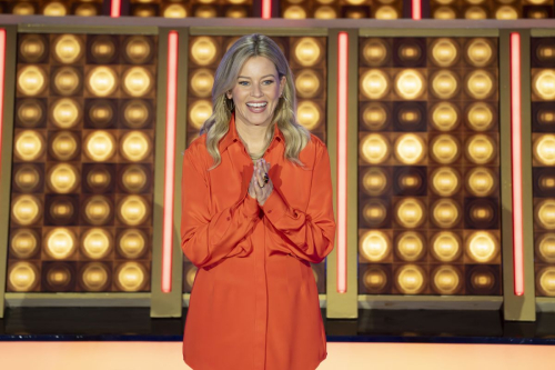 Elizabeth Banks at Press Your Luck Show July 2025 1