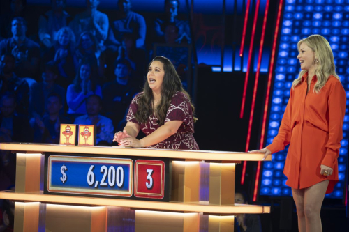 Elizabeth Banks at Press Your Luck Show July 2025 3