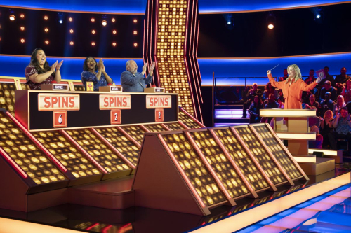 Elizabeth Banks at Press Your Luck Show July 2025 6