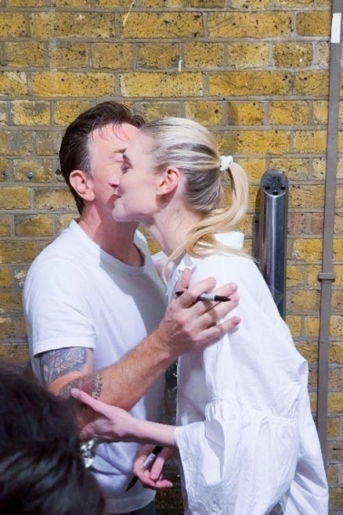 Elizabeth Debicki and Ewan McGregor Kiss Outside Theatre, July 2025 6