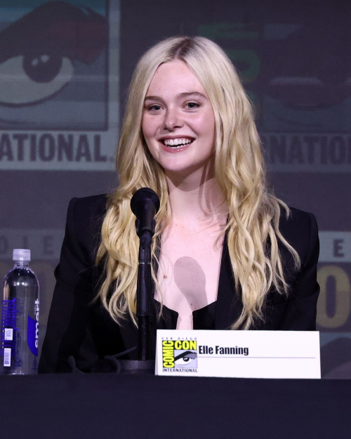 Elle Fanning at Predator Panel Comic-Con July 2025 5