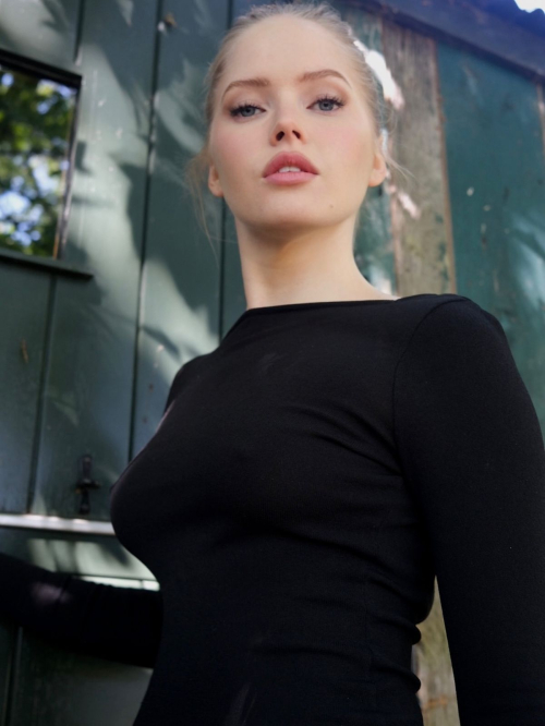 Ellie Bamber Stunning Instagram Moments, July 2025