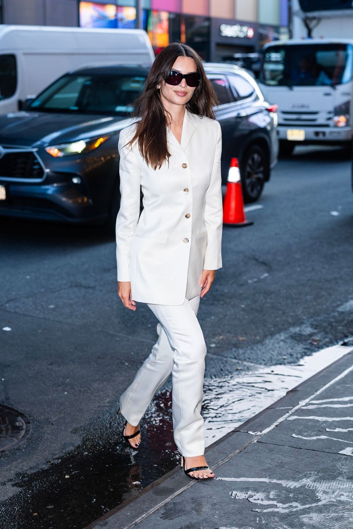Emily Ratajkowski at CBS Mornings Studio, July 2025