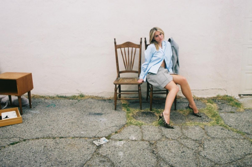 Emma Brooks in elegant new photoshoot, July 2025 6