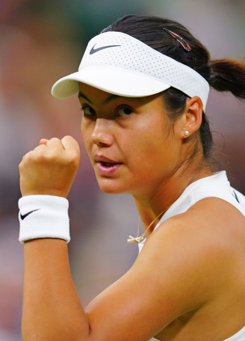 Emma Raducanu Defeated by Sabalenka at Wimbledon, July 2025 1