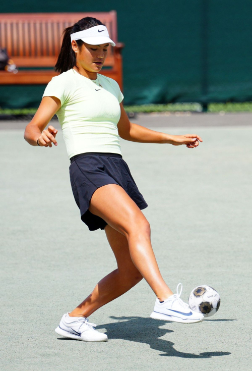 Emma Raducanu Practices Ahead of Wimbledon, July 2025 3