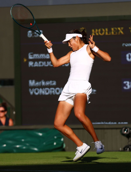 Emma Raducanu Wins at Wimbledon Second Round, July 2025 4