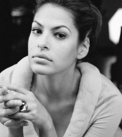 Eva Mendes glows in Instagram snaps, July 2025 3