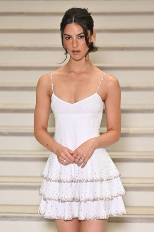 Gracie Abrams at Chanel fashion show, July 2025 2