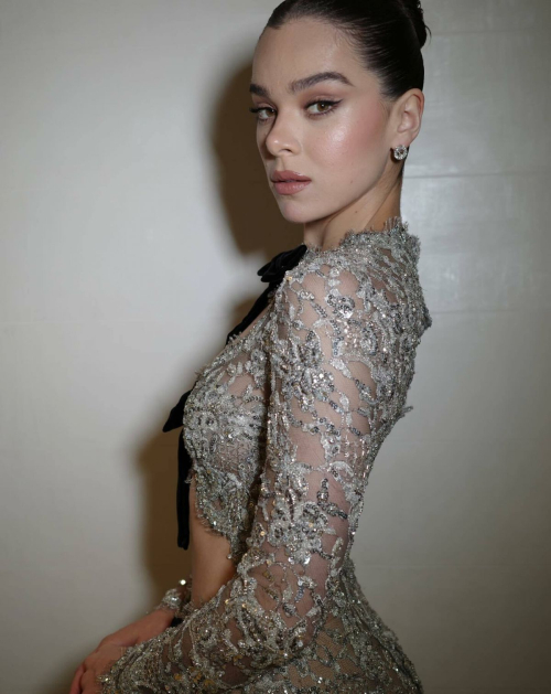 Hailee Steinfeld Pretty Instagram Photos, July 2025