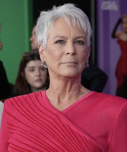 Jamie Lee Curtis at Freakier Friday premiere in LA 4