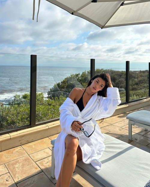 Jenn Lee Beautiful Instagram Style July 2025 6
