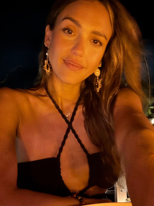 Jessica Alba instagram fashion update, July 2025 4