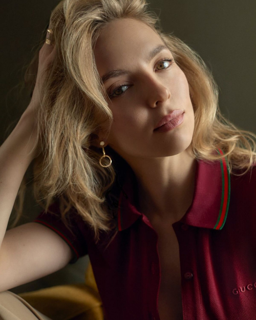 Jodie Comer Beautiful Instagram Portraits, July 2025 6