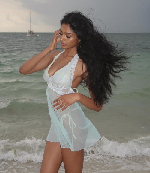 Kaaviya Sambasivam instagram photo gallery, July 2025