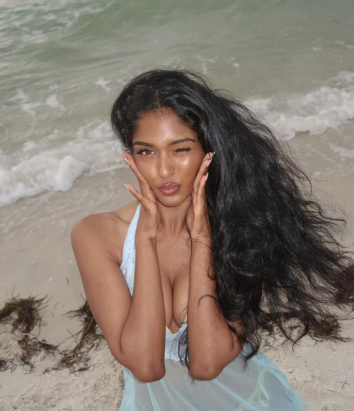 Kaaviya Sambasivam instagram photo gallery, July 2025 2