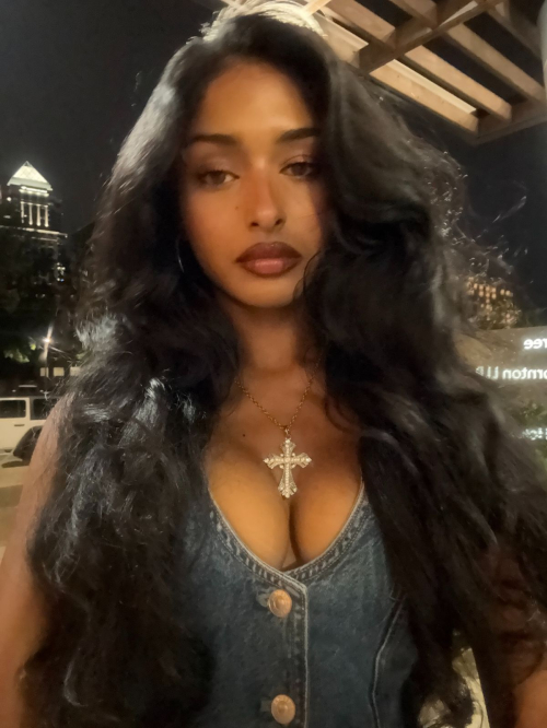 Kaaviya Sambasivam Instagram Reels and Pics, July 2025 13