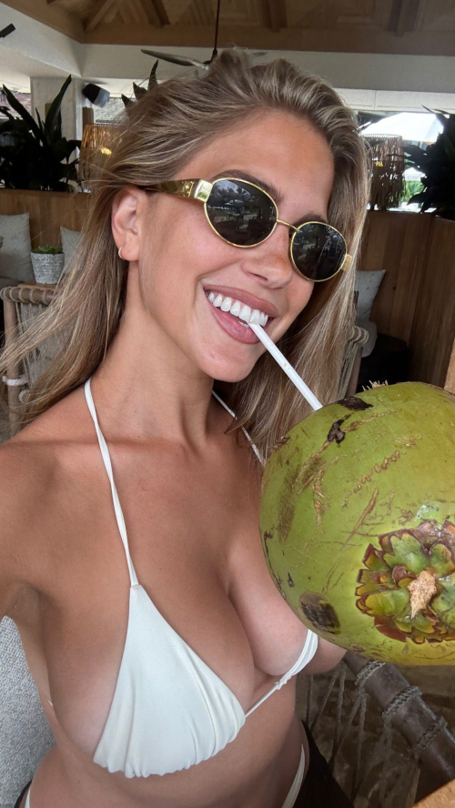 Kara Del Toro instagram photos, Jul 2025
