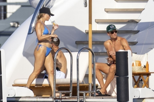 Kate Hudson in blue bikini on yacht Ibiza, July 2025 5