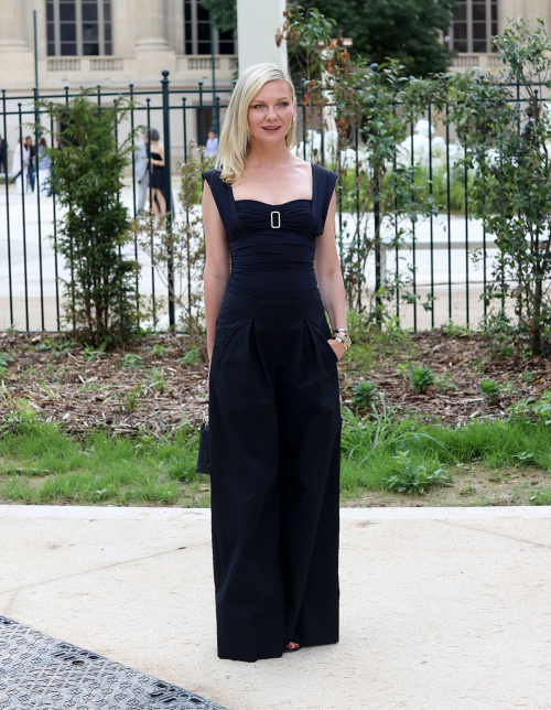 Kirsten Dunst attends Chanel show, July 2025