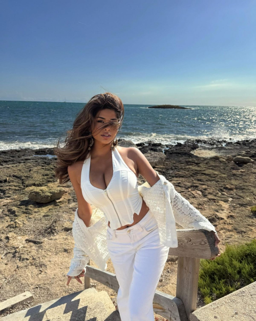 Komal Ilsanker Instagram Looks, July 2025 43