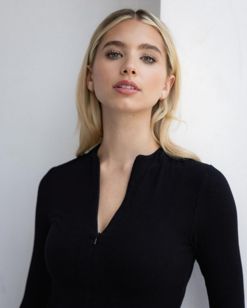 Lilia Buckingham Poses on Instagram, June 2025 3