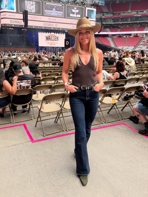 Lindsey Vonn shares athletic Instagram photos, July 2024