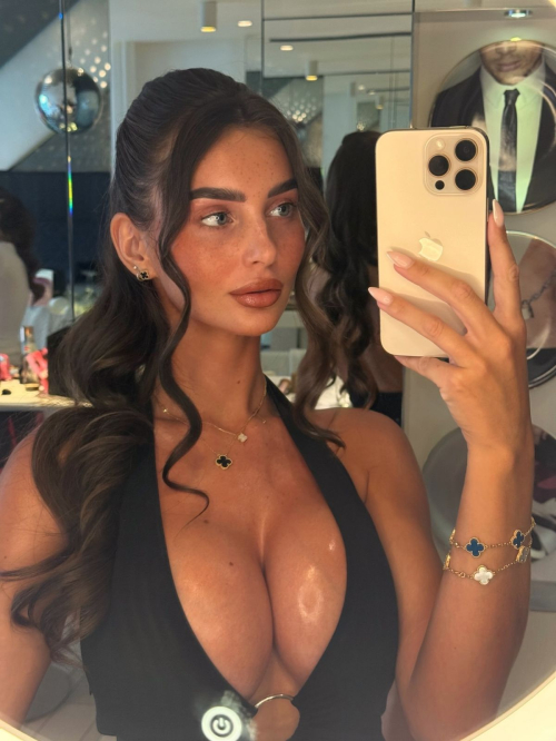 Maddy Cheary Cute Instagram Moments, July 2025 4