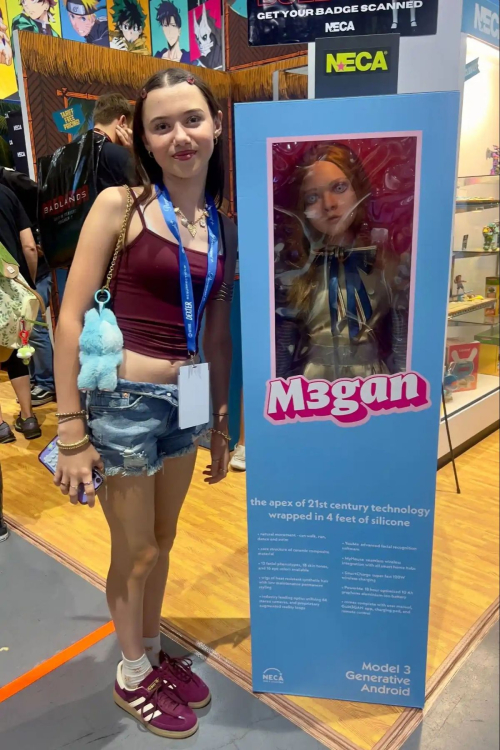 Madeleine and Violet McGraw at Comic-Con, July 2025 2
