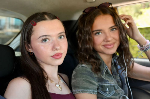 Madeleine and Violet McGraw at Comic-Con, July 2025 5