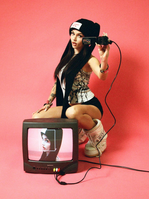 Maggie Lindemann Cool Instagram Snaps, July 2025