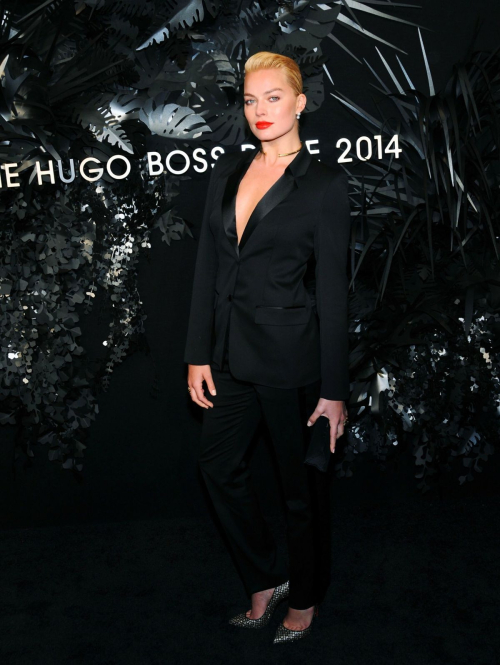 Margot Robbie at Hugo Boss Prize in NYC, Nov 2014 3