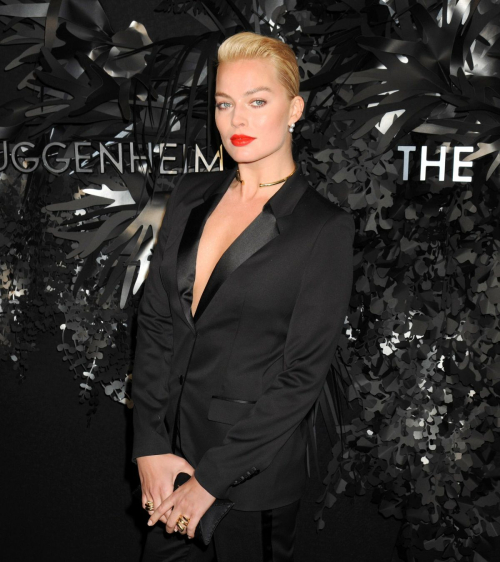 Margot Robbie at Hugo Boss Prize in NYC, Nov 2014 6
